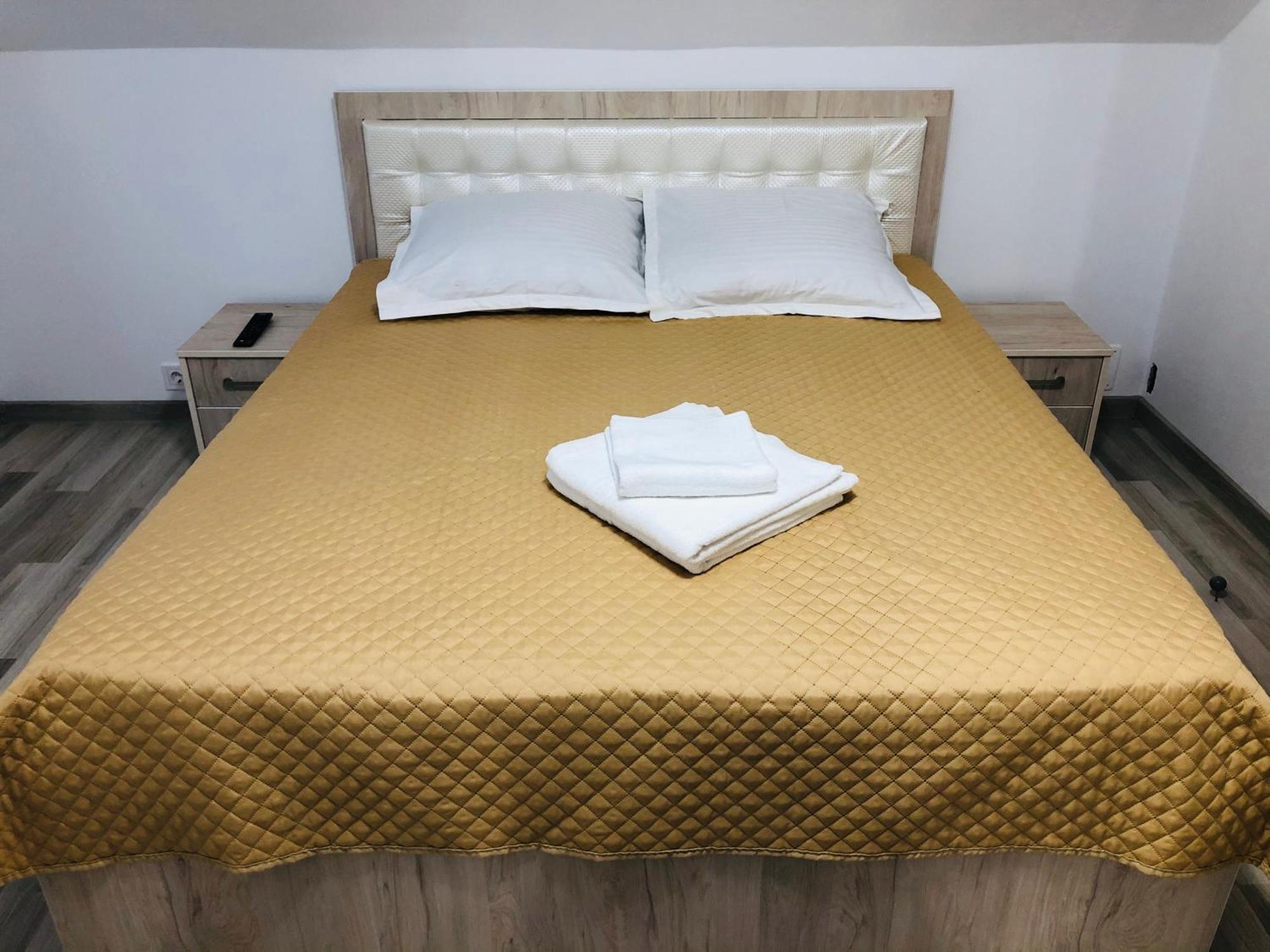 Casa Todea Hotel Cîmpeni Eksteriør billede